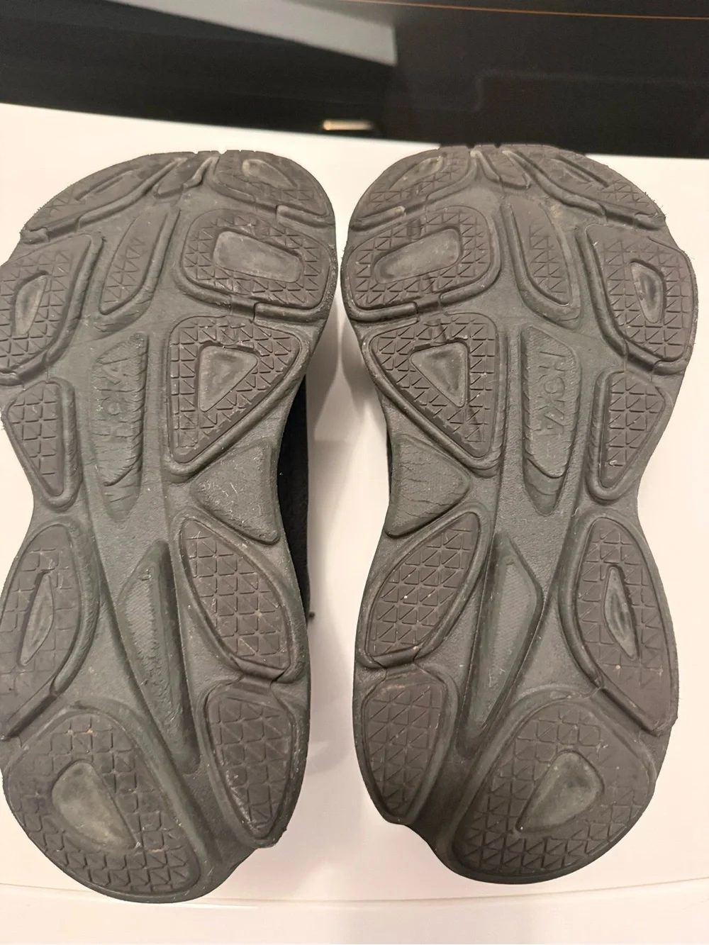 Hoka Bondi 8 Men's 9.5 All-Black Athletic Running Shoes